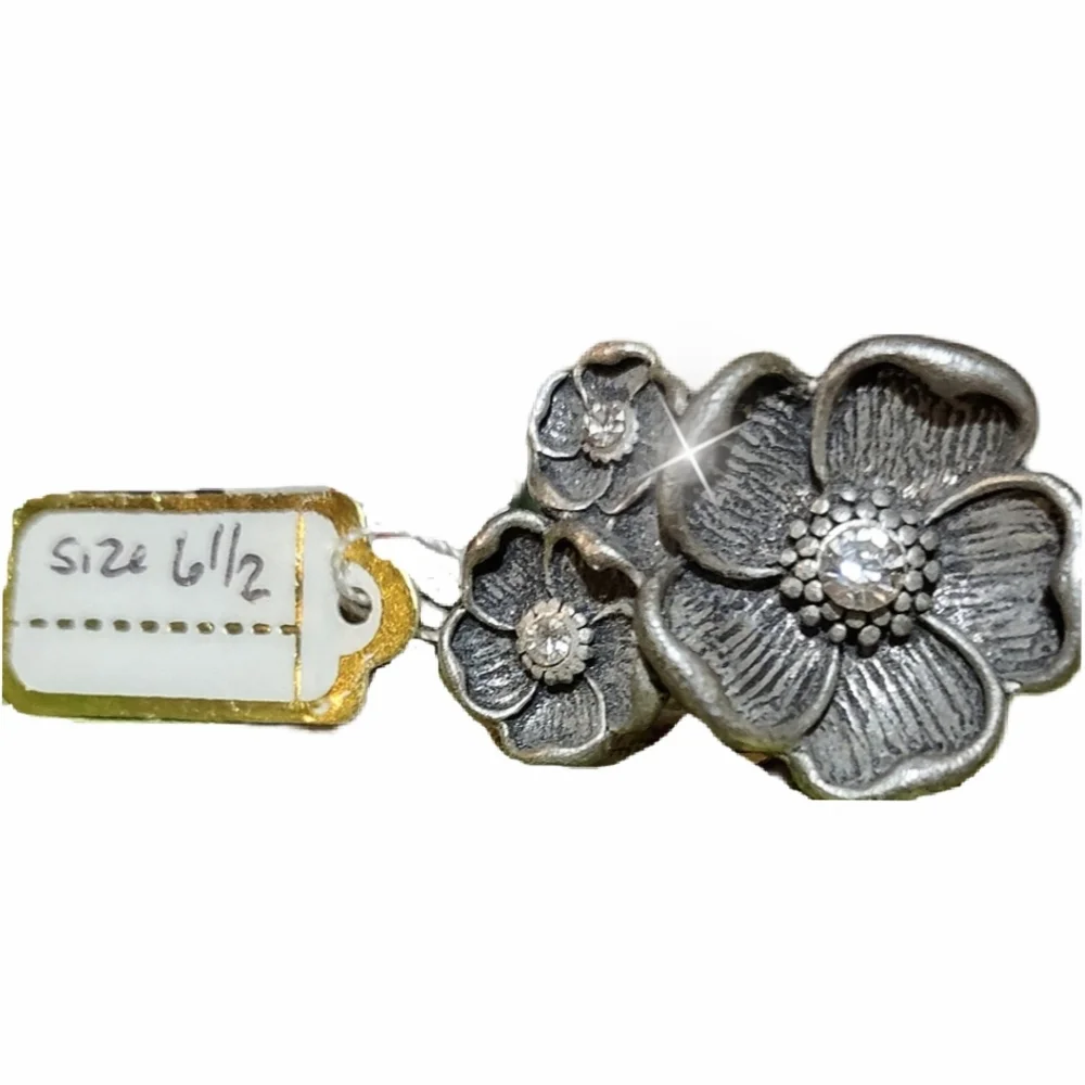 Antique Silver-colored Tri Floral Statement Ring